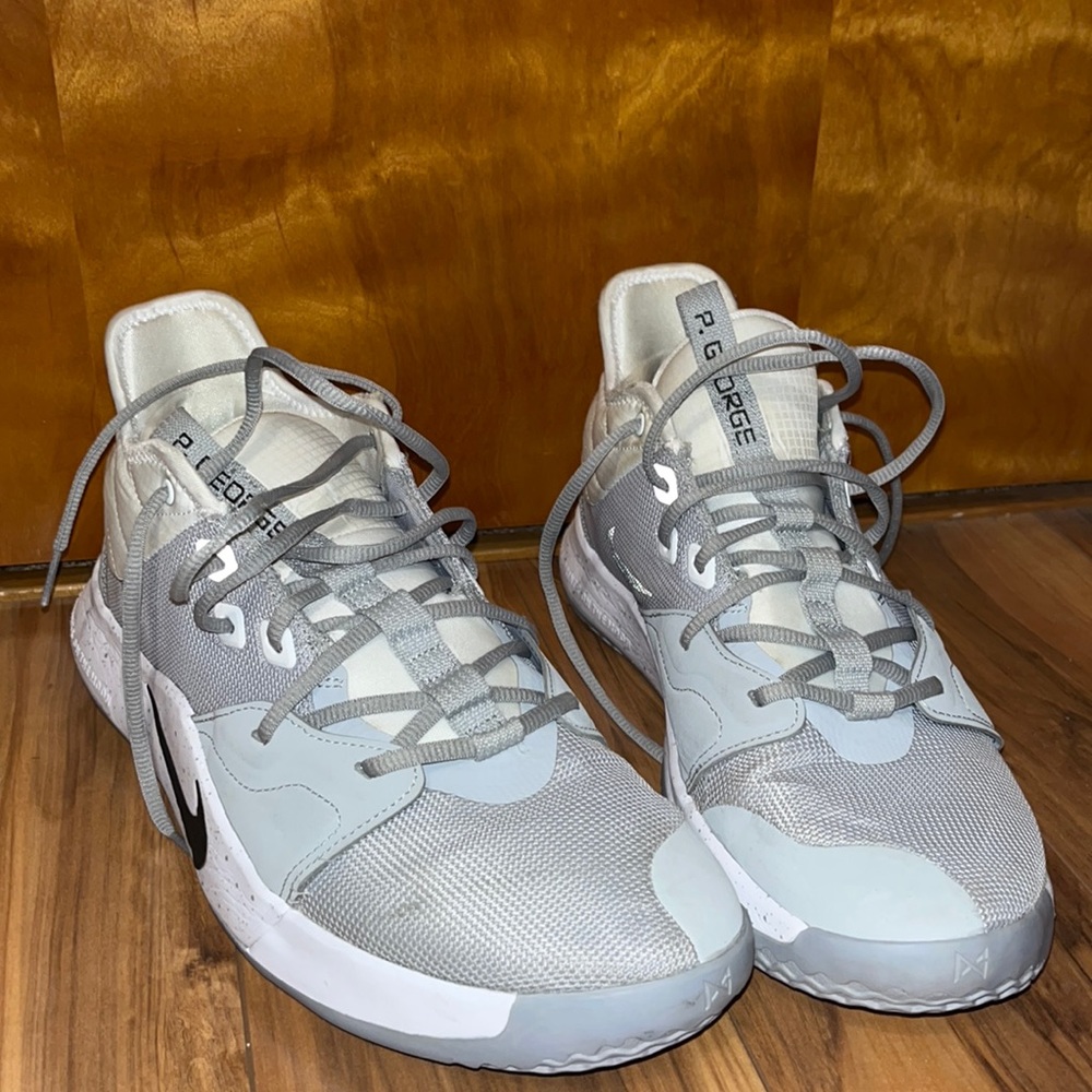 Nike Paul George basketball shoes